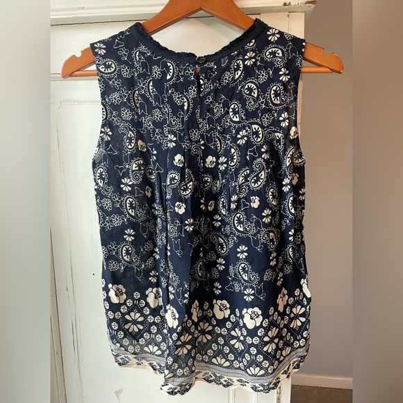 Beautiful designer strapless top in like new condition! - Picture 3 of 5